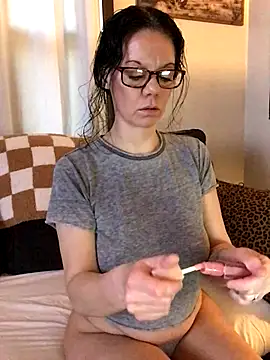 SidneyRaee online show from November 4, 5:12 pm