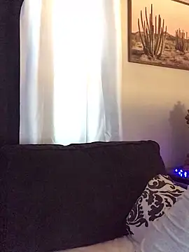 SidneyRaee online show from December 5, 5:09 pm