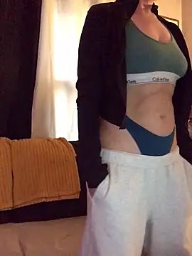 SidneyRaee online show from February 12, 5:08 pm