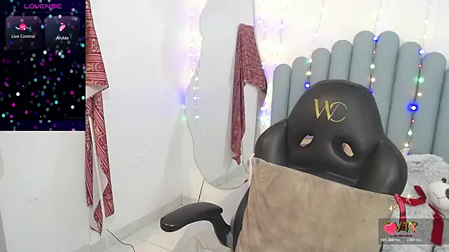 lakshmiraniii online show from March 30, 12:06 pm