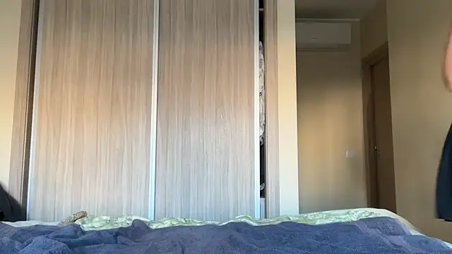 naughtyhollyxxxx online show from October 24, 7:49 am