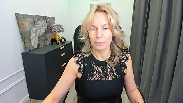 Sinty Devis online show from April 7, 4:35 am