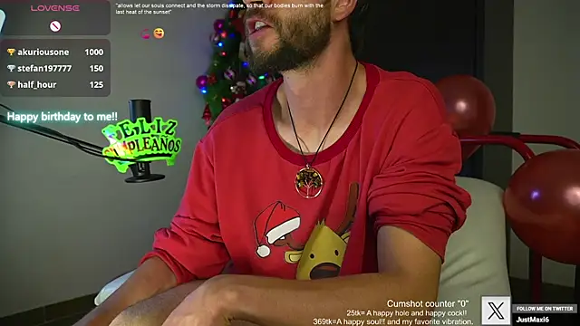 Snapshot of just_maxii chatting on December 3, 1:19 am just maxii online show from December 3, 1:19 am