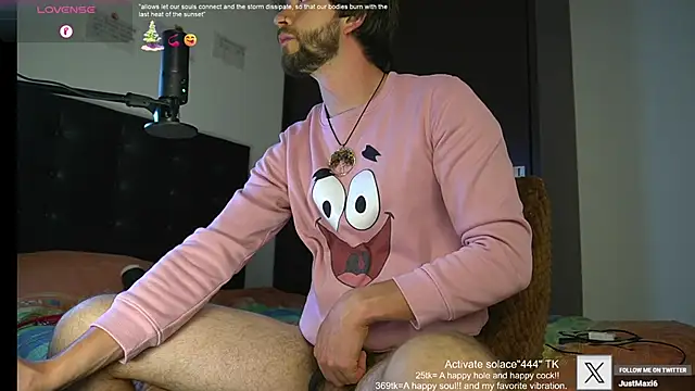 Snapshot of just_maxii chatting on February 8, 10:40 pm just maxii online show from February 8, 10:40 pm