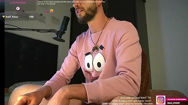 Snapshot of just_maxii chatting on March 14, 2:42 am just maxii online show from March 14, 2:42 am