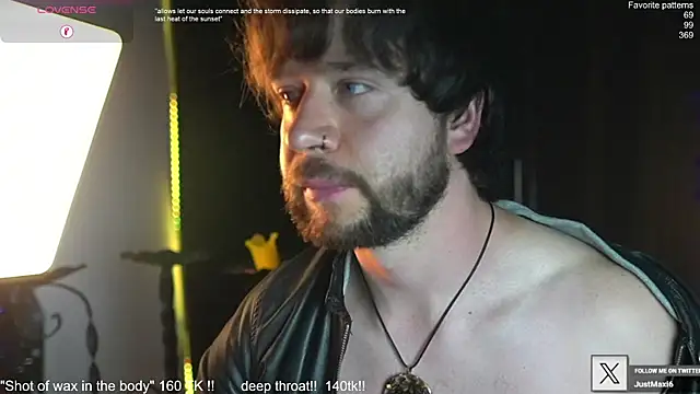 Snapshot of just_maxii chatting on November 4, 11:37 pm just maxii online show from November 4, 11:37 pm