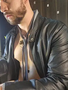 Snapshot of just_maxii chatting on November 17, 11:21 pm just maxii online show from November 17, 11:21 pm