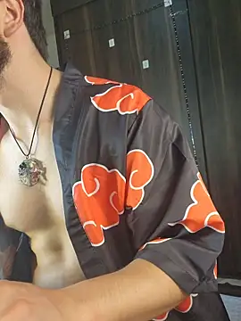 Snapshot of just_maxii chatting on November 25, 12:10 am just maxii online show from November 25, 12:10 am