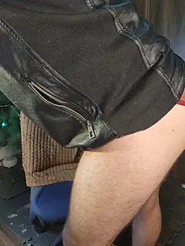 Snapshot of just_maxii chatting on December 15, 12:15 am just maxii online show from December 15, 12:15 am