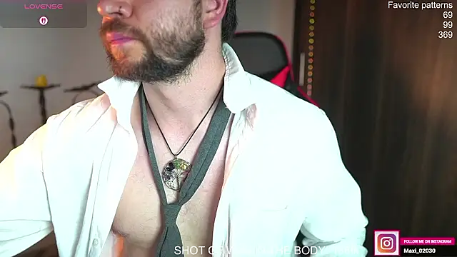 just maxii online show from March 14, 8:47 pm