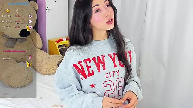 Snapshot of SophiaLiu chatting on February 16, 9:16 pm SophiaLiu online show from February 16, 9:16 pm