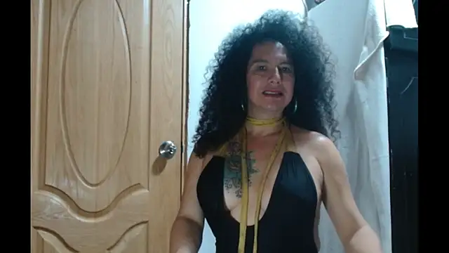 abbycrespa online show from February 17, 8:04 pm