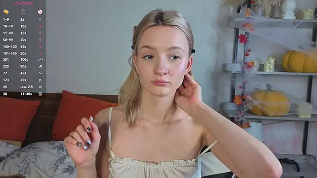 IdaValenti online show from December 1, 11:10 pm