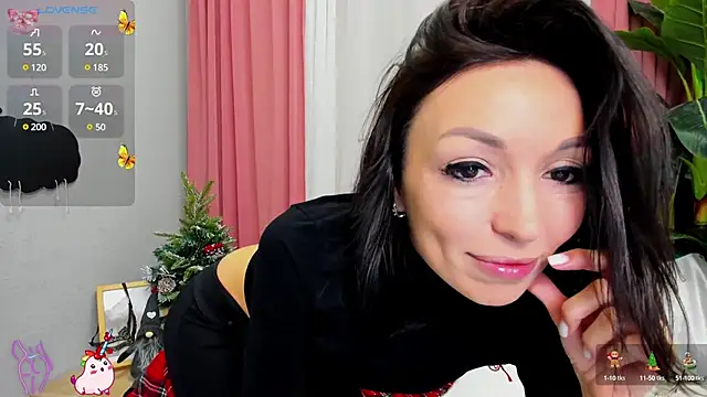 Snapshot of jessica_tiny chatting on December 19, 2:23 am jessica tiny online show from December 19, 2:23 am