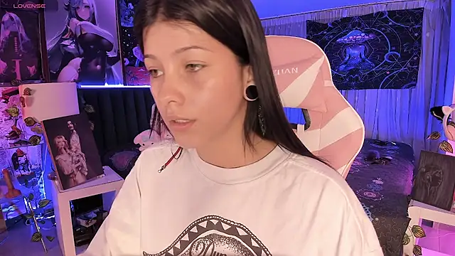 LanaKyutt online show from March 16, 5:58 am