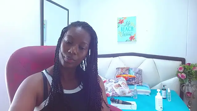 Snapshot of Sara_Marks chatting on October 31, 11:33 am Sara Marks online show from October 31, 11:33 am