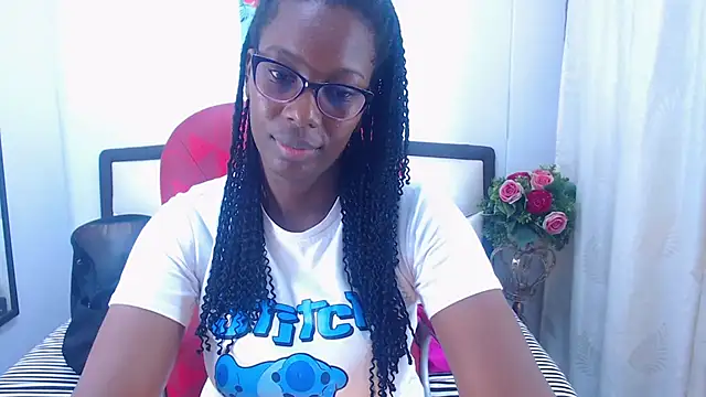 Snapshot of Sara_Marks chatting on November 11, 12:27 pm Sara Marks online show from November 11, 12:27 pm