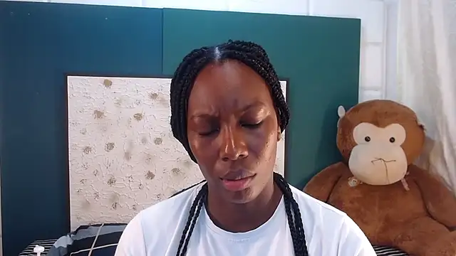 Snapshot of Sara_Marks chatting on December 1, 11:15 am Sara Marks online show from December 1, 11:15 am