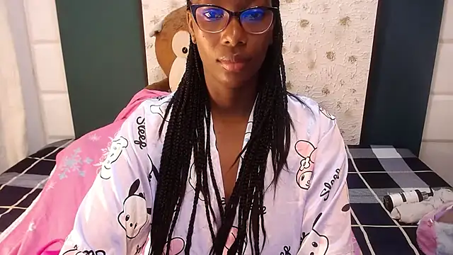 Snapshot of Sara_Marks chatting on December 5, 11:19 am Sara Marks online show from December 5, 11:19 am