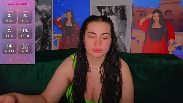 Snapshot of Nikki_Kardashian chatting on December 5, 9:39 pm Nikki Kardashian online show from December 5, 9:39 pm