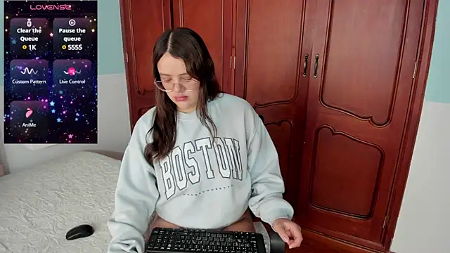  Sarahh 0 online show from December 12, 1:39 pm