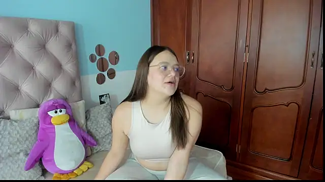  Sarahh 0 online show from January 9, 1:45 pm