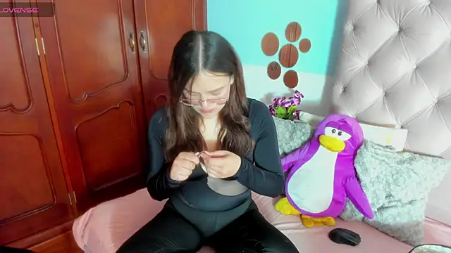  Sarahh 0 online show from March 7, 2:45 pm