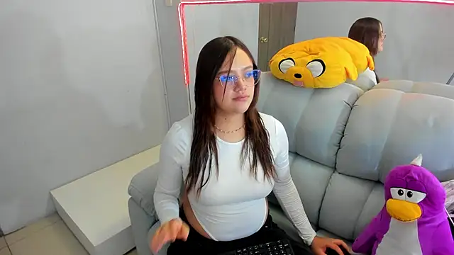  Sarahh 0 online show from October 7, 1:30 pm