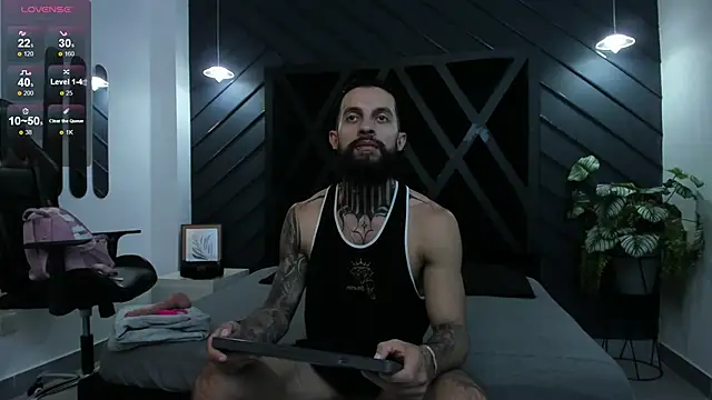 Snapshot of Apolo_Bianco_ chatting on September 23, 11:08 pm Apolo Bianco  online show from September 23, 11:08 pm