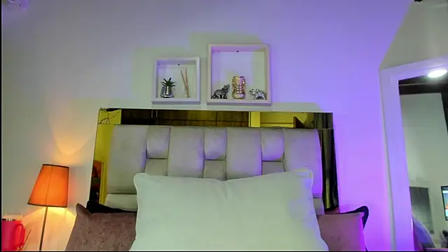 emmy r online show from October 7, 12:02 pm