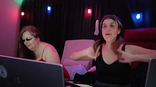 Snapshot of Sexy_Mama-69 chatting on September 24, 4:54 pm Sexy Mama-69 online show from September 24, 4:54 pm