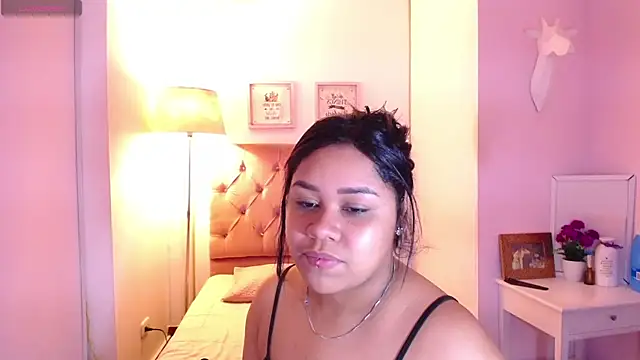 Nahom1  online show from November 4, 8:19 pm