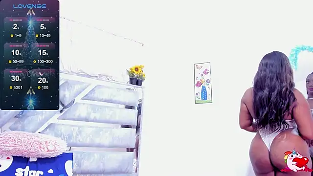 RoxannaBlanche online show from December 18, 2:17 pm