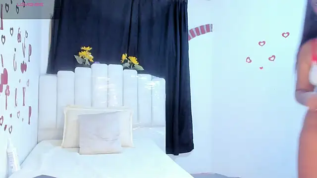 RoxannaBlanche online show from April 10, 12:54 pm