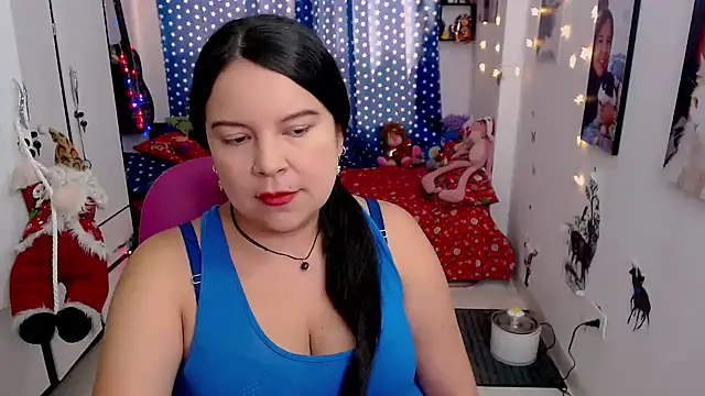 Snapshot of claryssa_ chatting on December 13, 8:37 pm claryssa online show from December 13, 8:37 pm