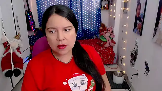 Snapshot of claryssa_ chatting on December 14, 9:02 pm claryssa online show from December 14, 9:02 pm