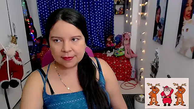 Snapshot of claryssa_ chatting on December 21, 11:45 pm claryssa online show from December 21, 11:45 pm