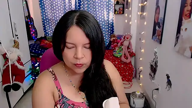 Snapshot of claryssa_ chatting on December 22, 8:58 pm claryssa online show from December 22, 8:58 pm