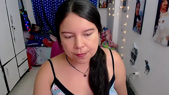 Snapshot of claryssa_ chatting on January 18, 2:58 am claryssa online show from January 18, 2:58 am