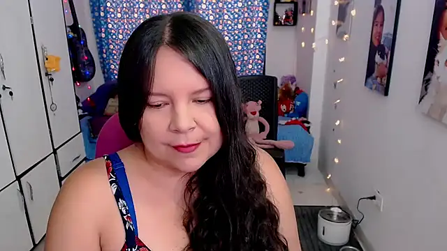 Snapshot of claryssa_ chatting on September 18, 8:11 pm claryssa online show from September 18, 8:11 pm