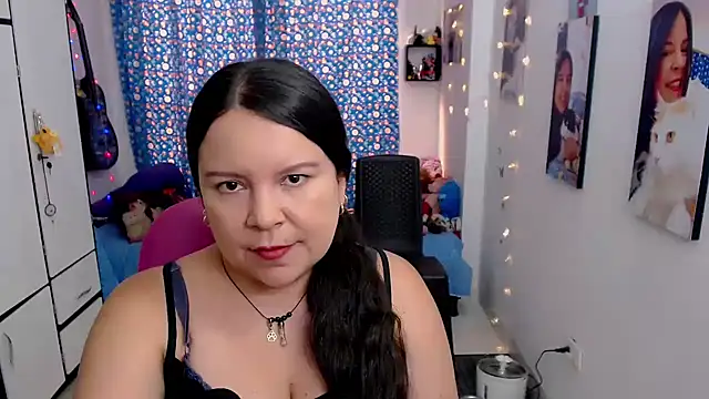 Snapshot of claryssa_ chatting on September 30, 8:14 pm claryssa online show from September 30, 8:14 pm