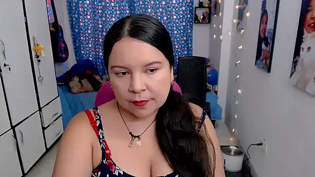 Snapshot of claryssa_ chatting on October 2, 8:05 pm claryssa online show from October 2, 8:05 pm