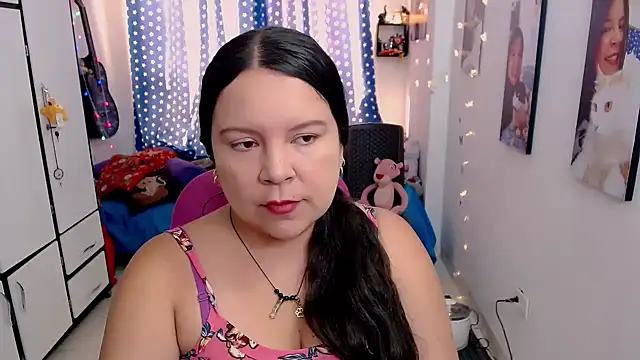 Snapshot of claryssa_ chatting on November 14, 7:01 pm claryssa online show from November 14, 7:01 pm