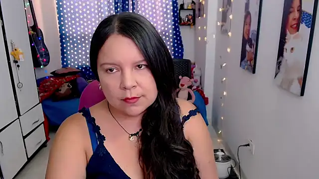 Snapshot of claryssa_ chatting on November 22, 6:51 pm claryssa online show from November 22, 6:51 pm