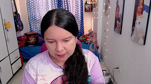 Snapshot of claryssa_ chatting on November 29, 7:28 pm claryssa online show from November 29, 7:28 pm