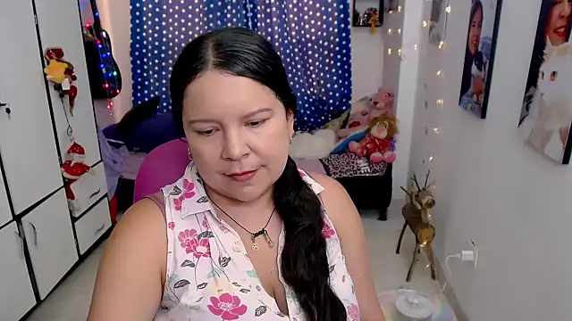 claryssa  online show from February 5, 8:02 pm