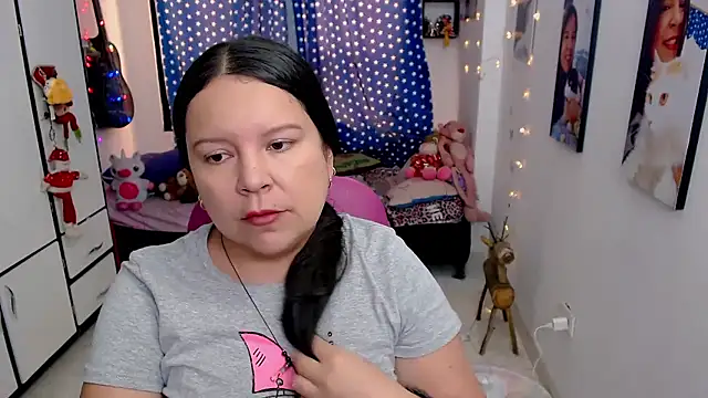 claryssa  online show from February 19, 8:38 pm