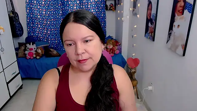 claryssa  online show from March 27, 5:45 pm