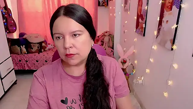 claryssa  online show from April 8, 7:47 pm