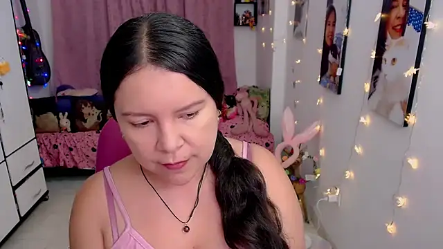 claryssa  online show from April 18, 5:33 am